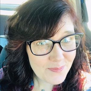 Meet your Posher, Dee